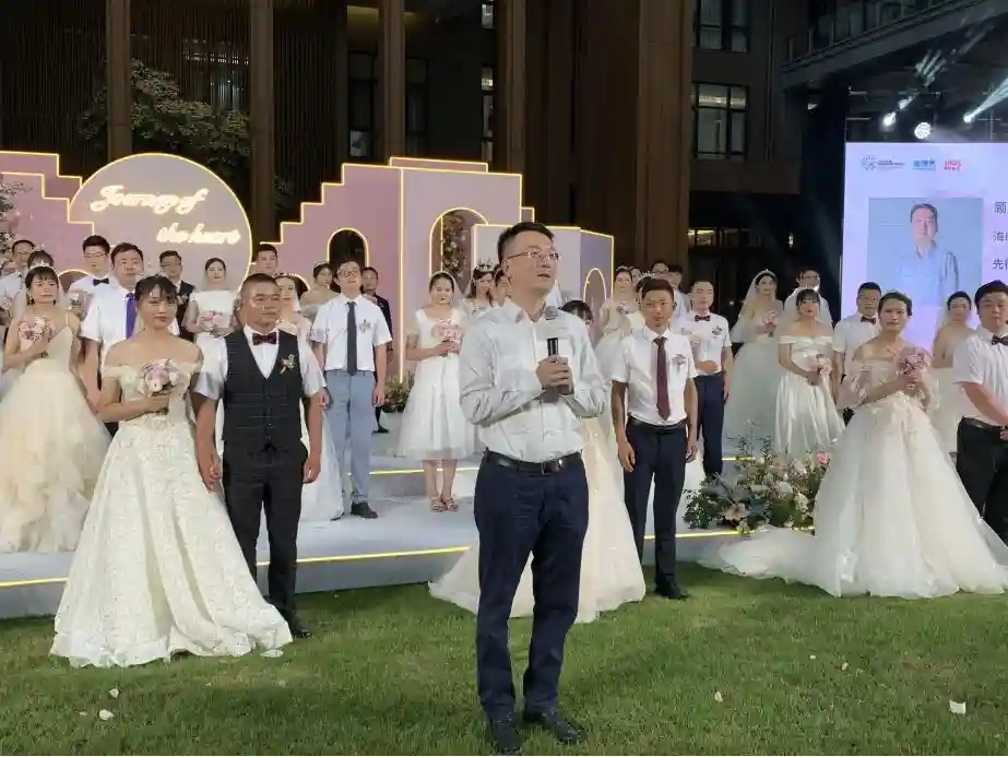 欢乐见证 全城祝福：30对抗疫新人在乐城完婚