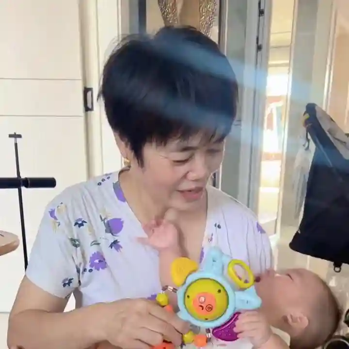 剖腹产39天没奶水啦，妈妈和弟弟弟媳来给我送下奶神器。#追奶
