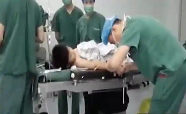 8岁小孩为捐骨髓血救父，两月增肥20斤：我要给我爸一条命！纪实